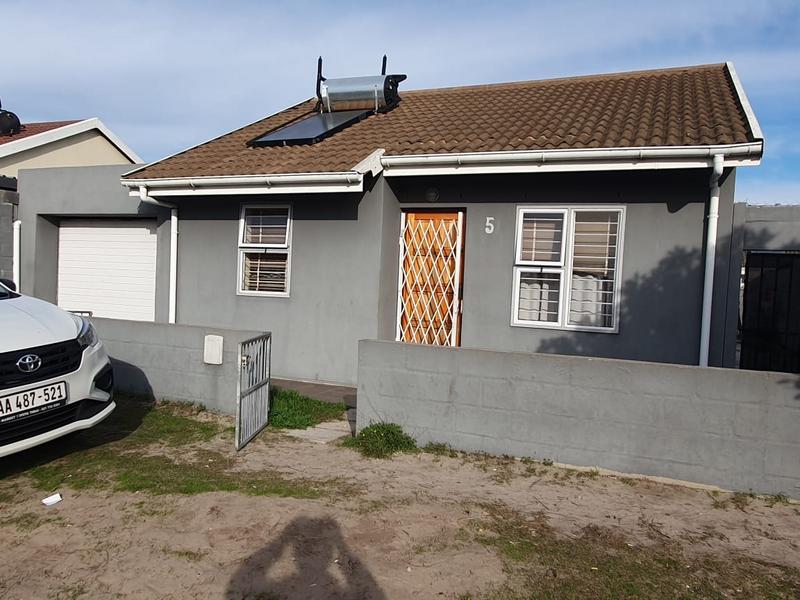 3 Bedroom Property for Sale in Pelikan Park Western Cape